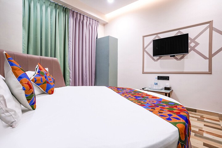 Room 28 of 39