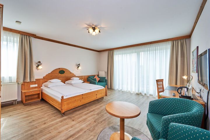 Room 14 of 106