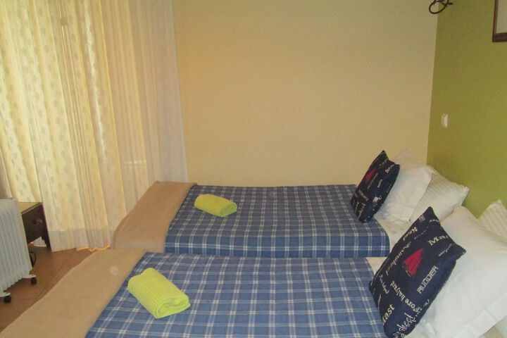 Room 4 of 49