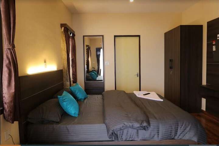 Room 3 of 49