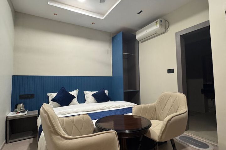 Room 8 of 26