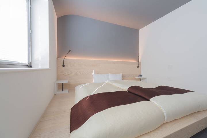 Room 3 of 12