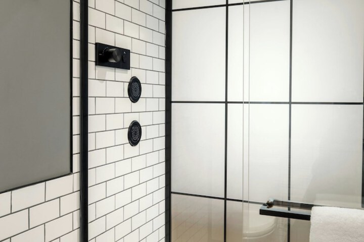Room 48 of 96