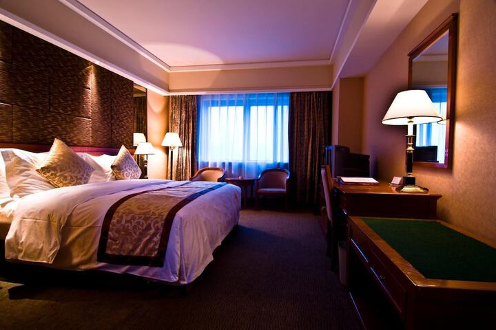 Room 18 of 40