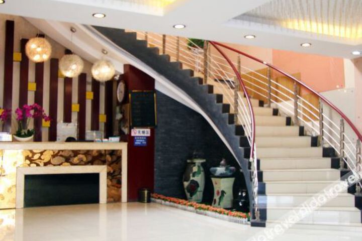Hotel Interior 18 of 25