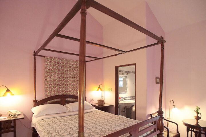 Room 15 of 162