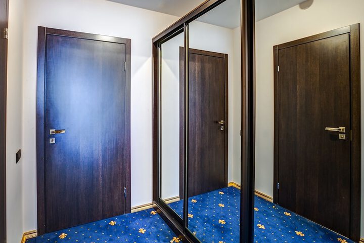 Room 11 of 33