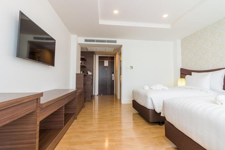 Room 5 of 45