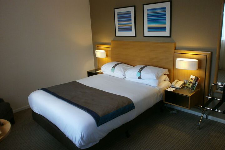 Room 10 of 131