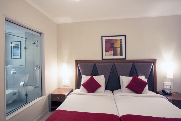 Room 12 of 63