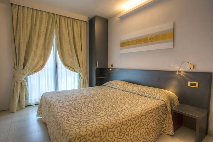 Room 4 of 53