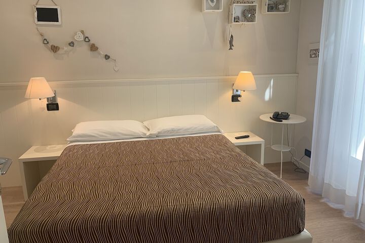 Room 8 of 88