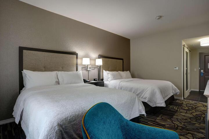 2 Queen Beds Hearing Accessible (3 of 6)