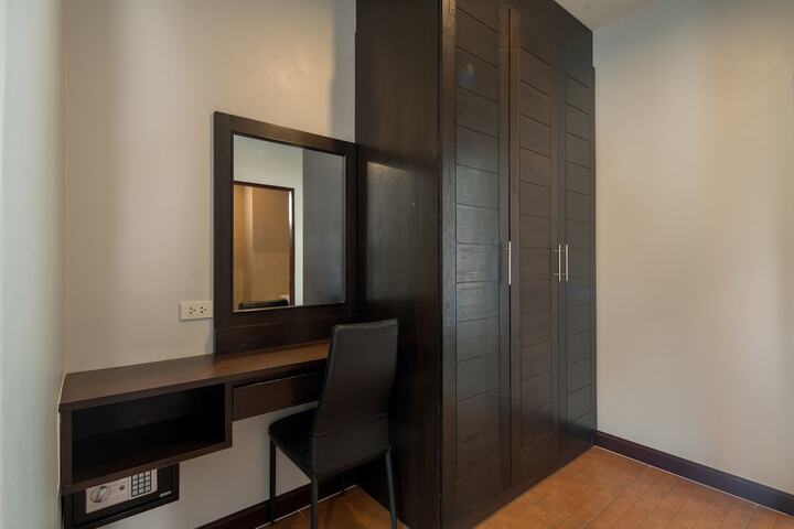 Room 20 of 127