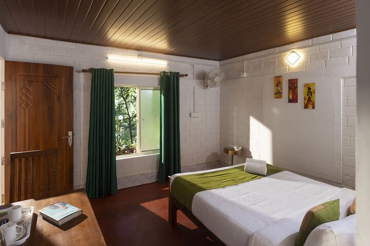 Room 5 of 42