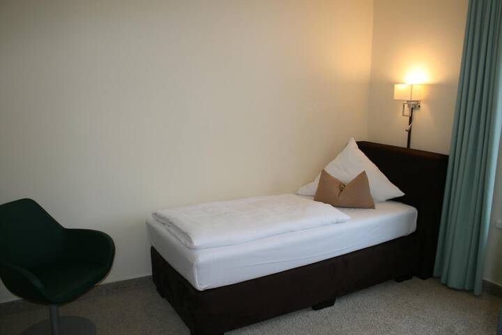 Room 13 of 43