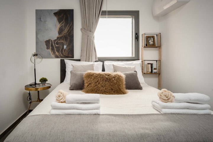 Room 15 of 60