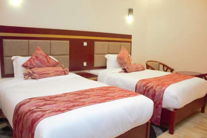 Room 2 of 31