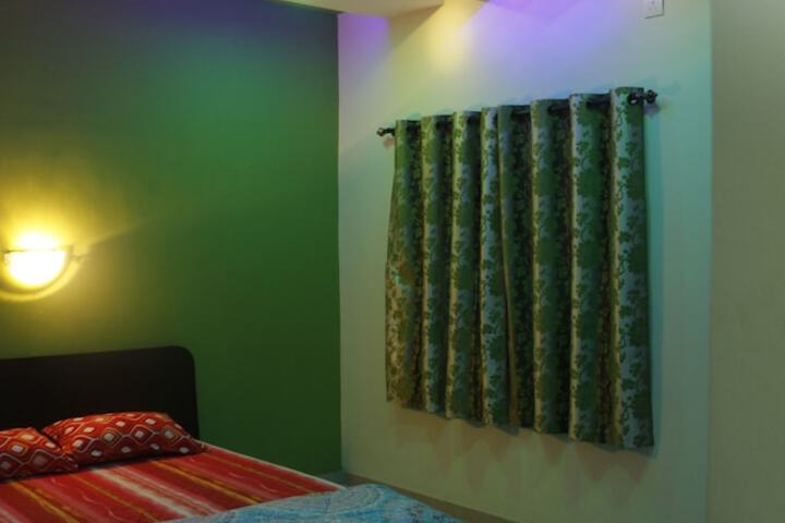 Room 2 of 9