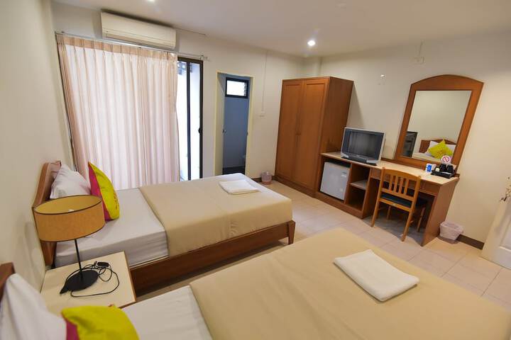 Room 17 of 37