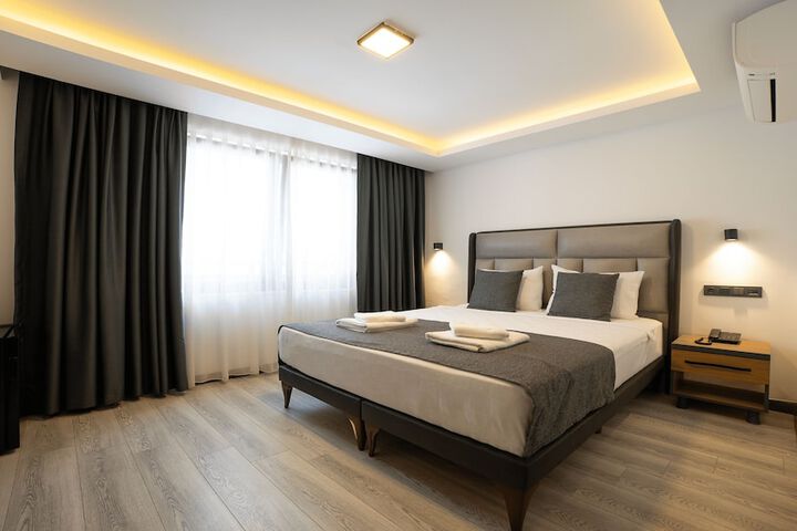 Room 3 of 35