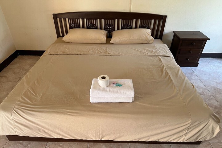 Room 10 of 37