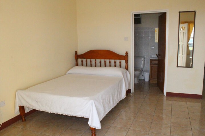 Room 6 of 70