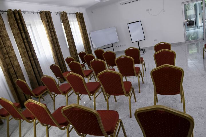 Business Center 171 of 230