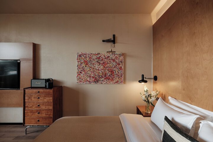 Room 46 of 169