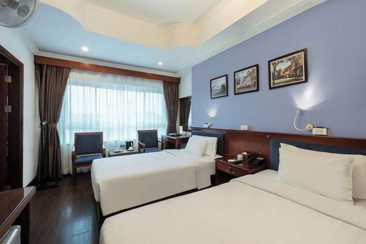 Room 8 of 25