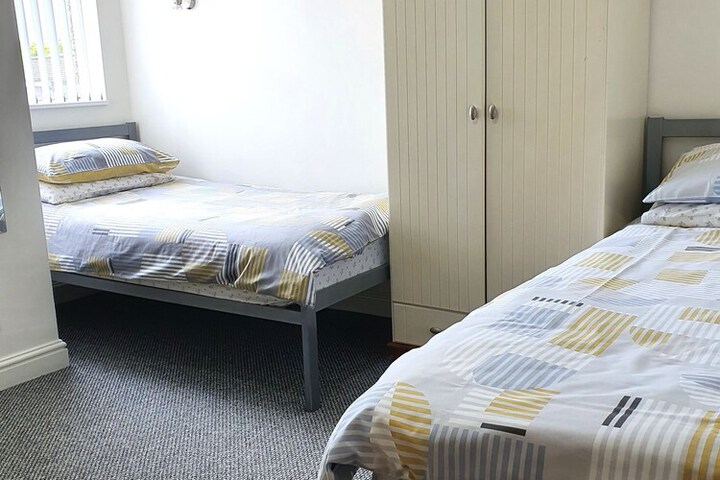 Room 17 of 27