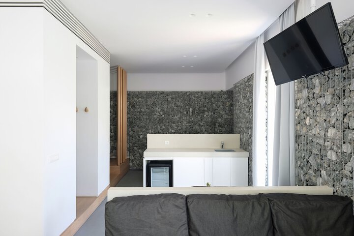 Room 95 of 283