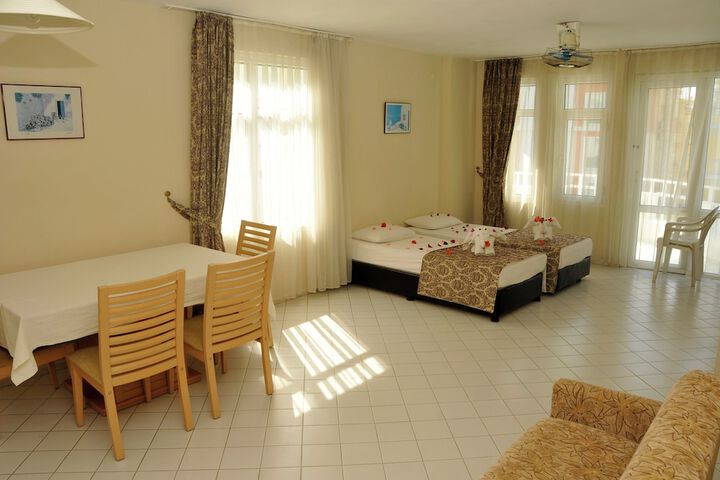 Room 5 of 28