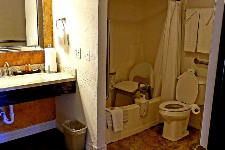Room 11 of 39