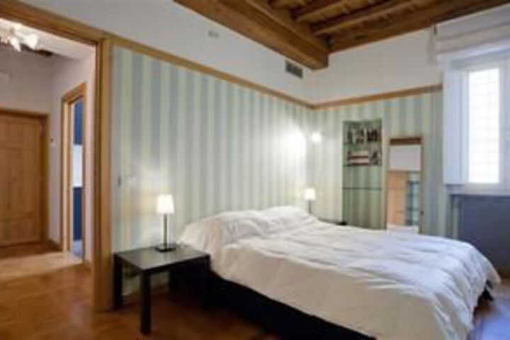Room 8 of 20
