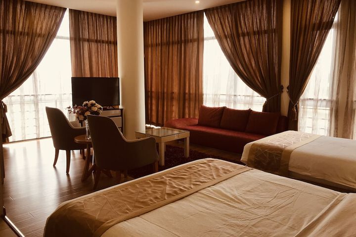Room 37 of 76