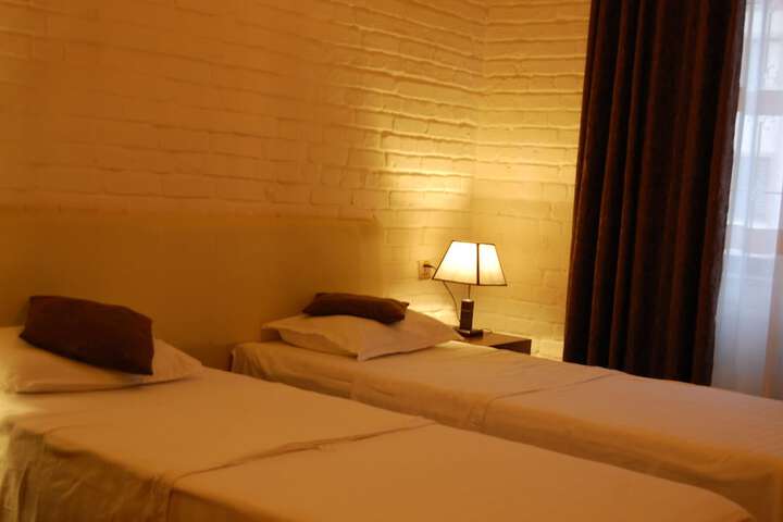 Room 13 of 22