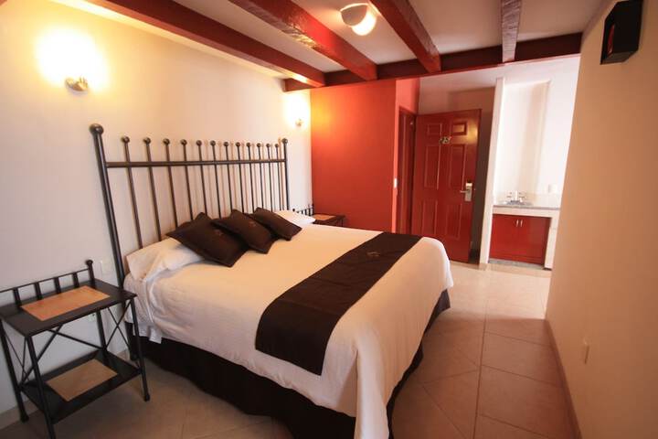 Room 14 of 40
