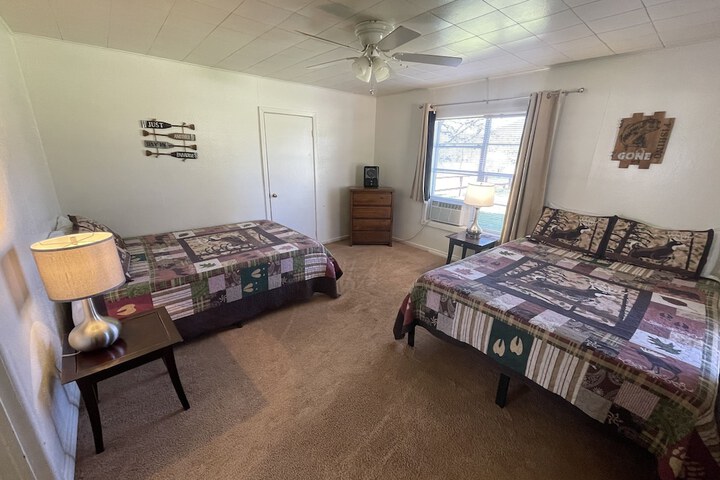 Room 46 of 213