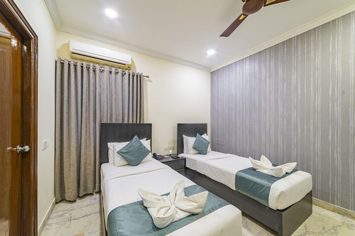 Room 12 of 61