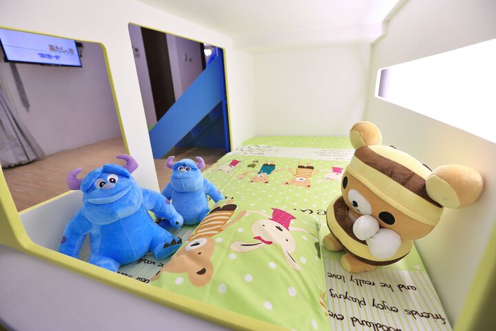 Room 11 of 79