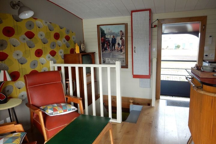 Room 34 of 122