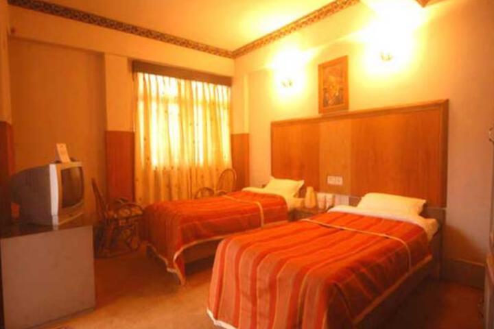 Room 2 of 6