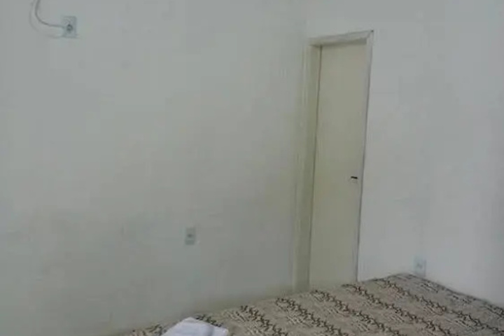 Room 5 of 13