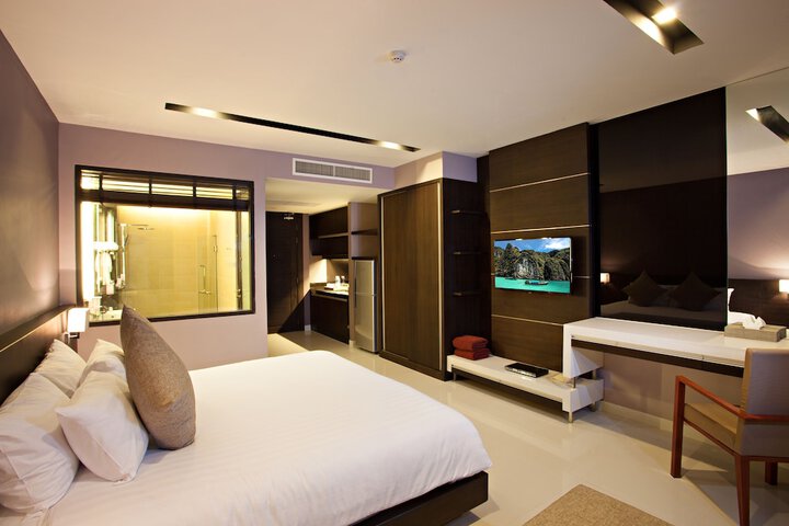 Room 3 of 91