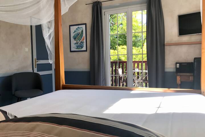 Room 13 of 46