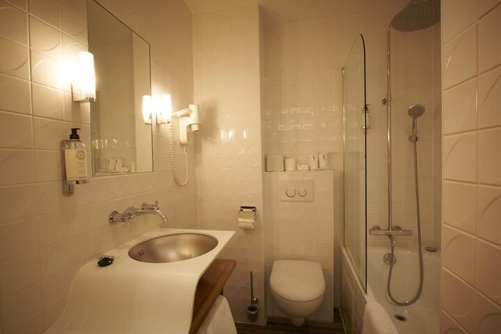 Room 43 of 56
