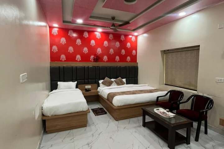 Room 8 of 14