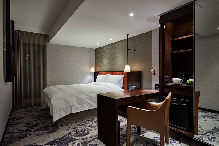 Room 8 of 41