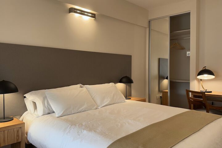 Room 6 of 33